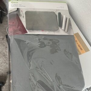 Cricut EasyPress Mat - Dark Gray 20 x16 Brand New